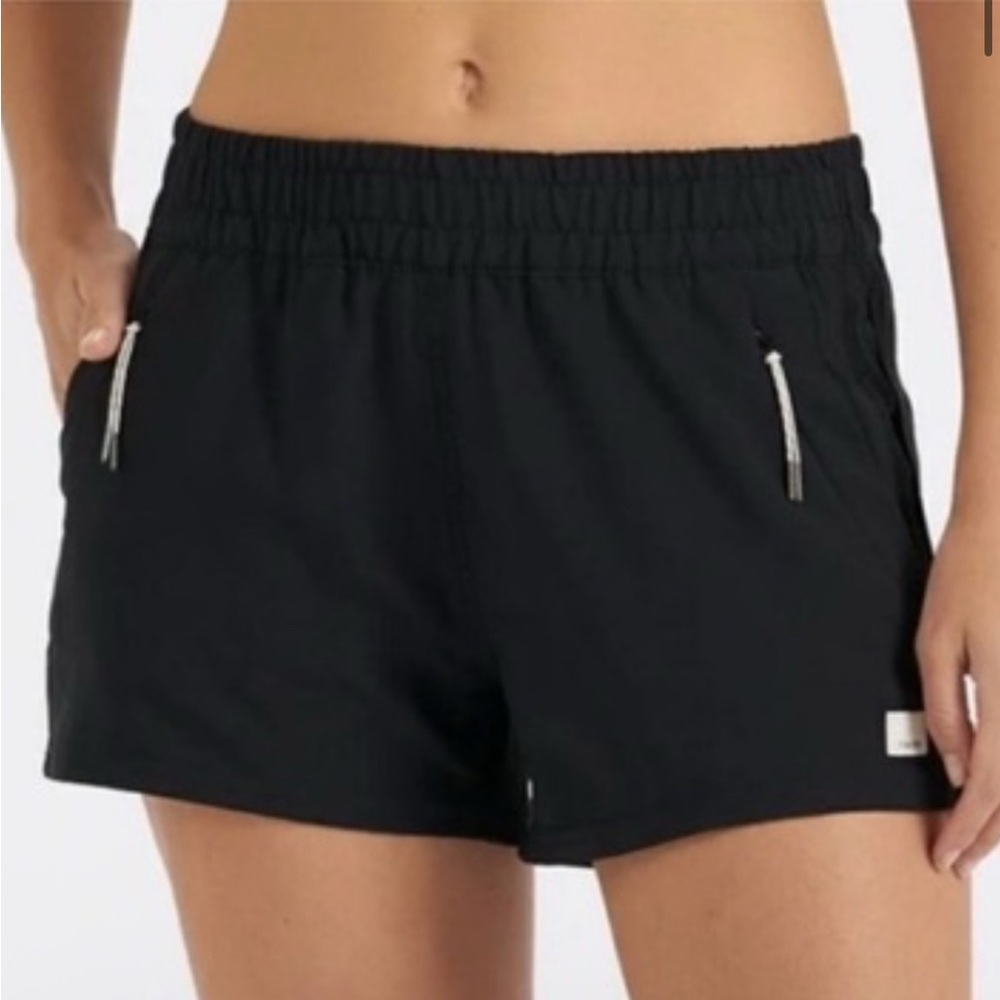Vuori Black Shorts with pockets, zipper pockets, 1 back zipper pocket - Size S